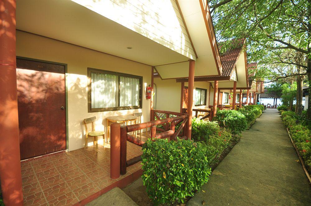 Phi Phi Rimlay Resort Exterior photo